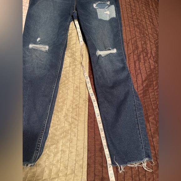 Old Navy 360 Stretch Extra High Rise Rockstar Super Skinny Patchwork Ripped Jean - Picture 7 of 8